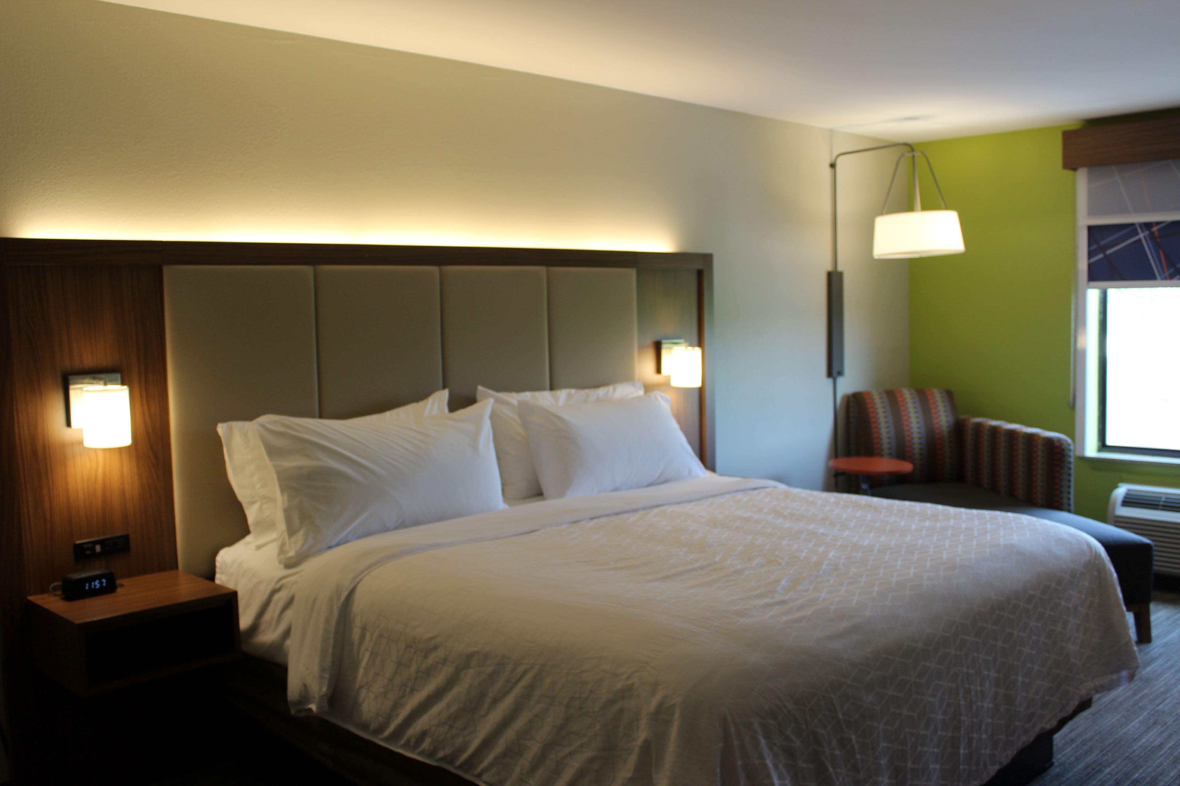 Holiday Inn Express Forest City By Ihg Zewnętrze zdjęcie