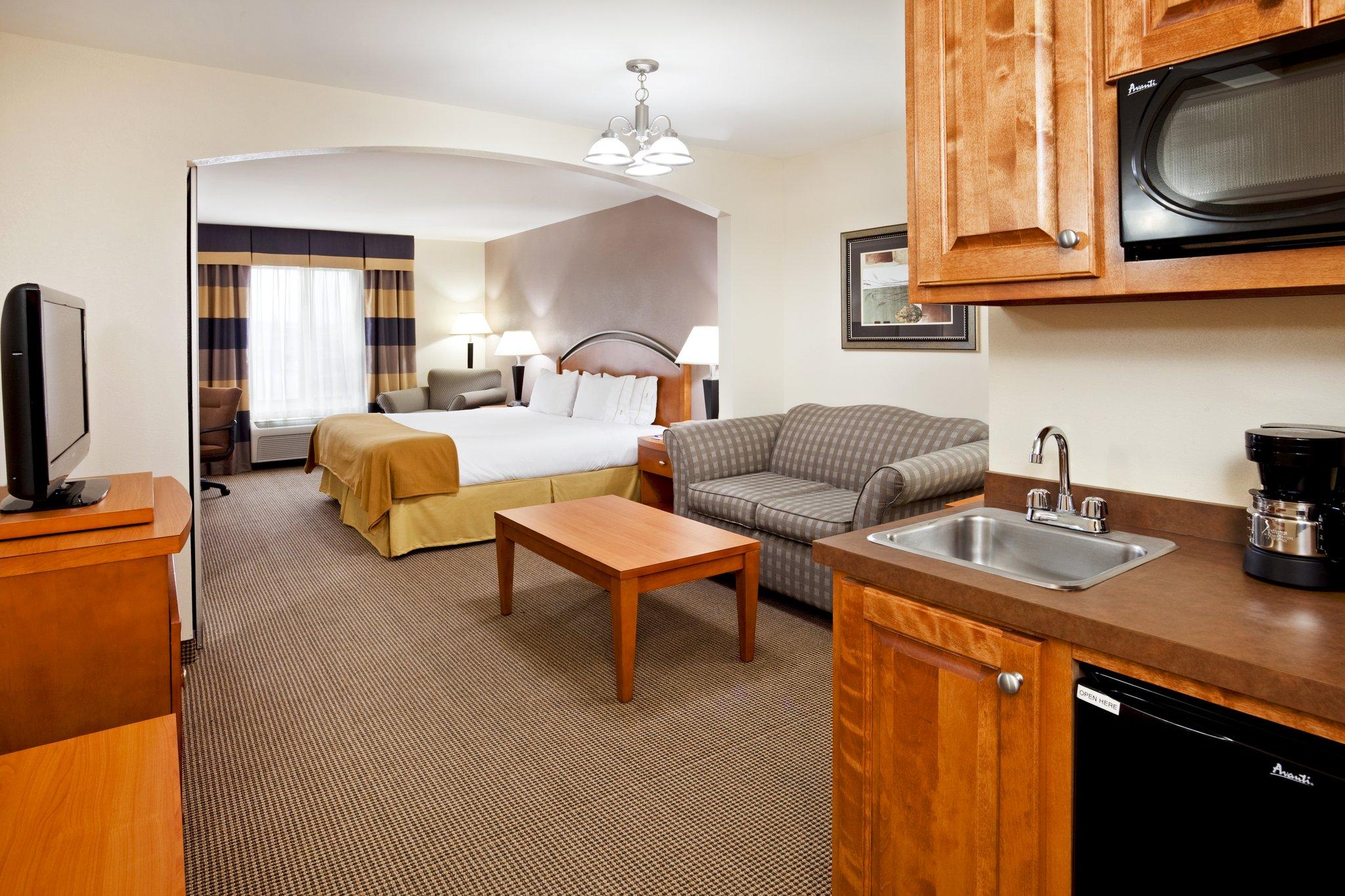 Holiday Inn Express Forest City By Ihg Zewnętrze zdjęcie