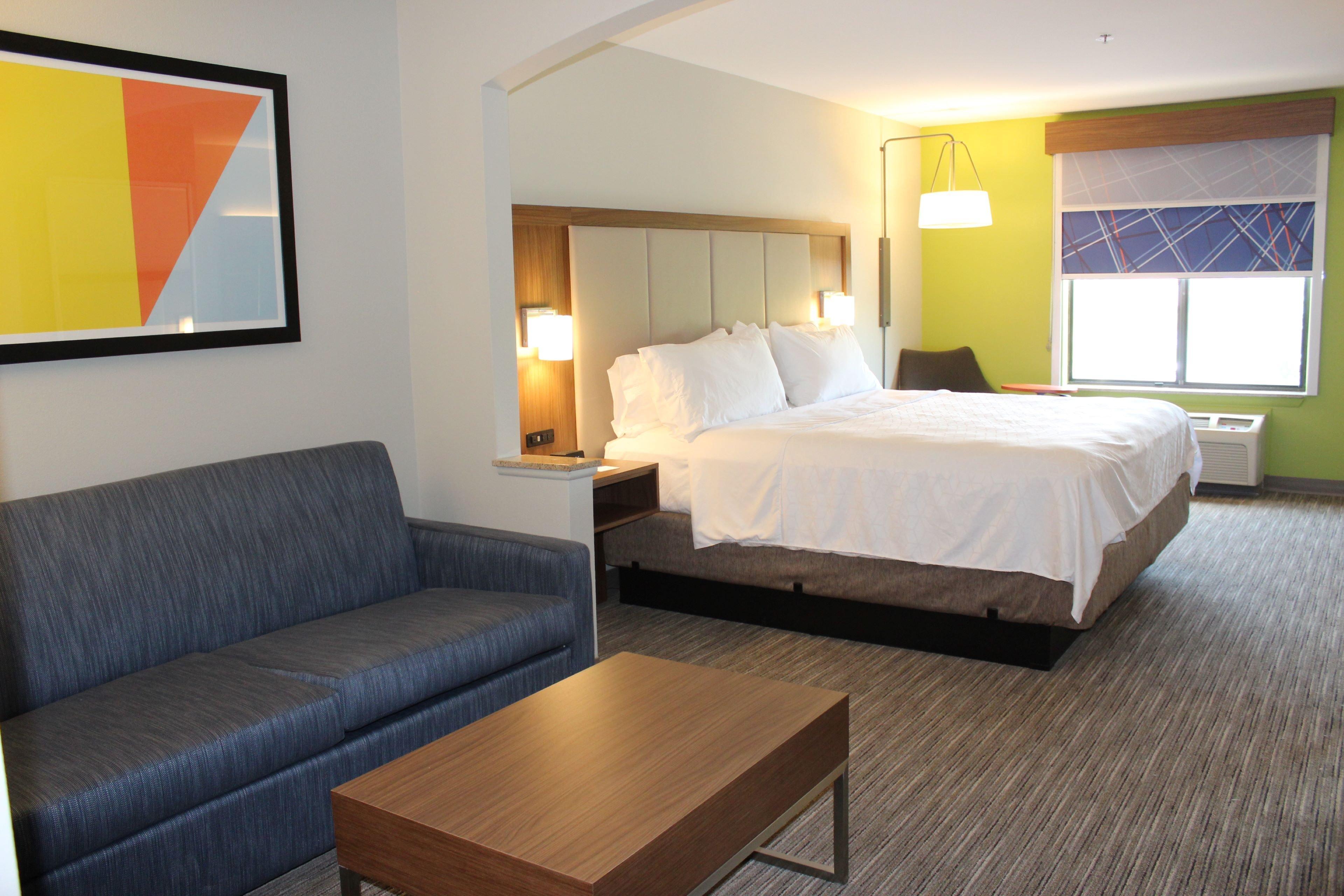 Holiday Inn Express Forest City By Ihg Zewnętrze zdjęcie