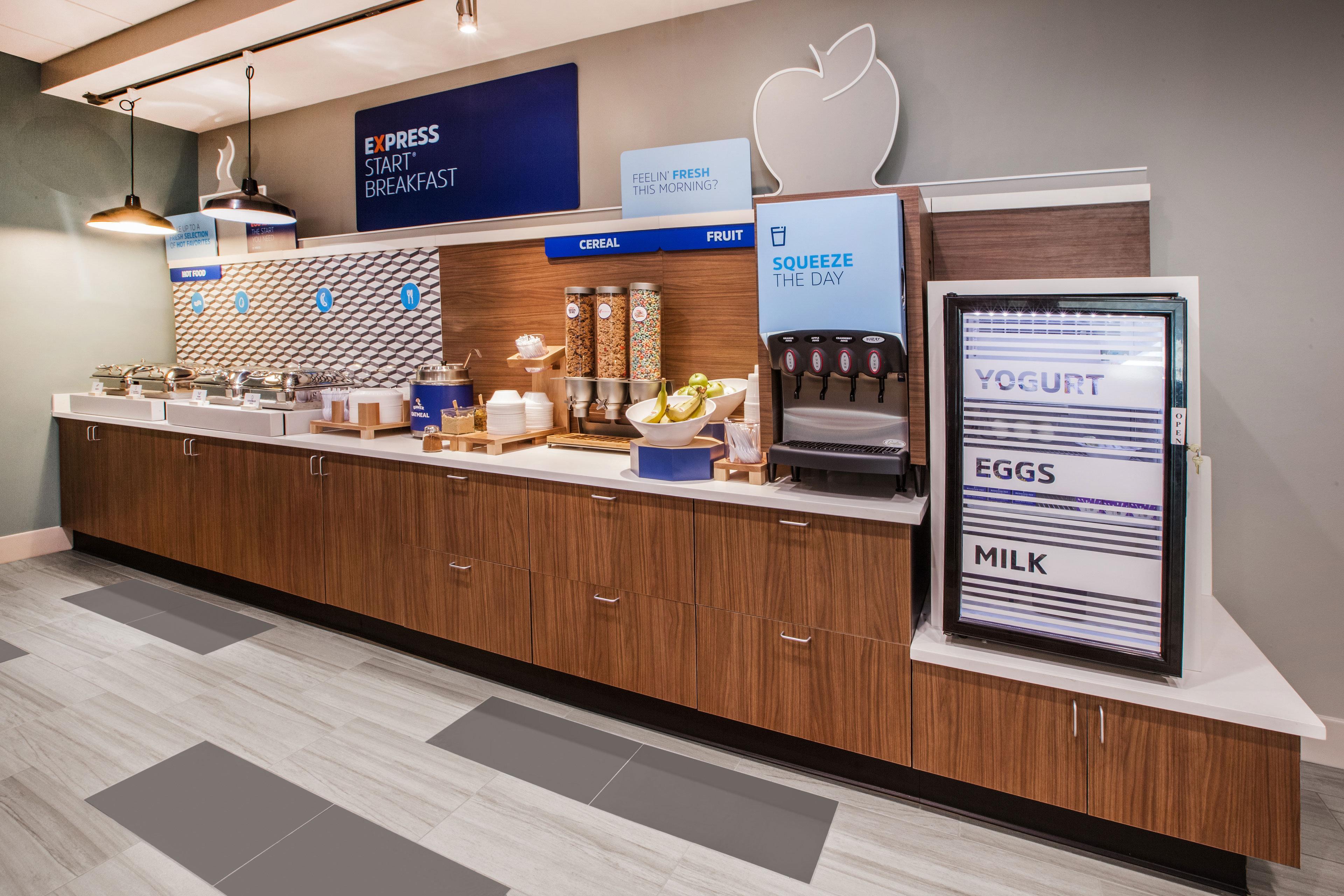 Holiday Inn Express Forest City By Ihg Zewnętrze zdjęcie