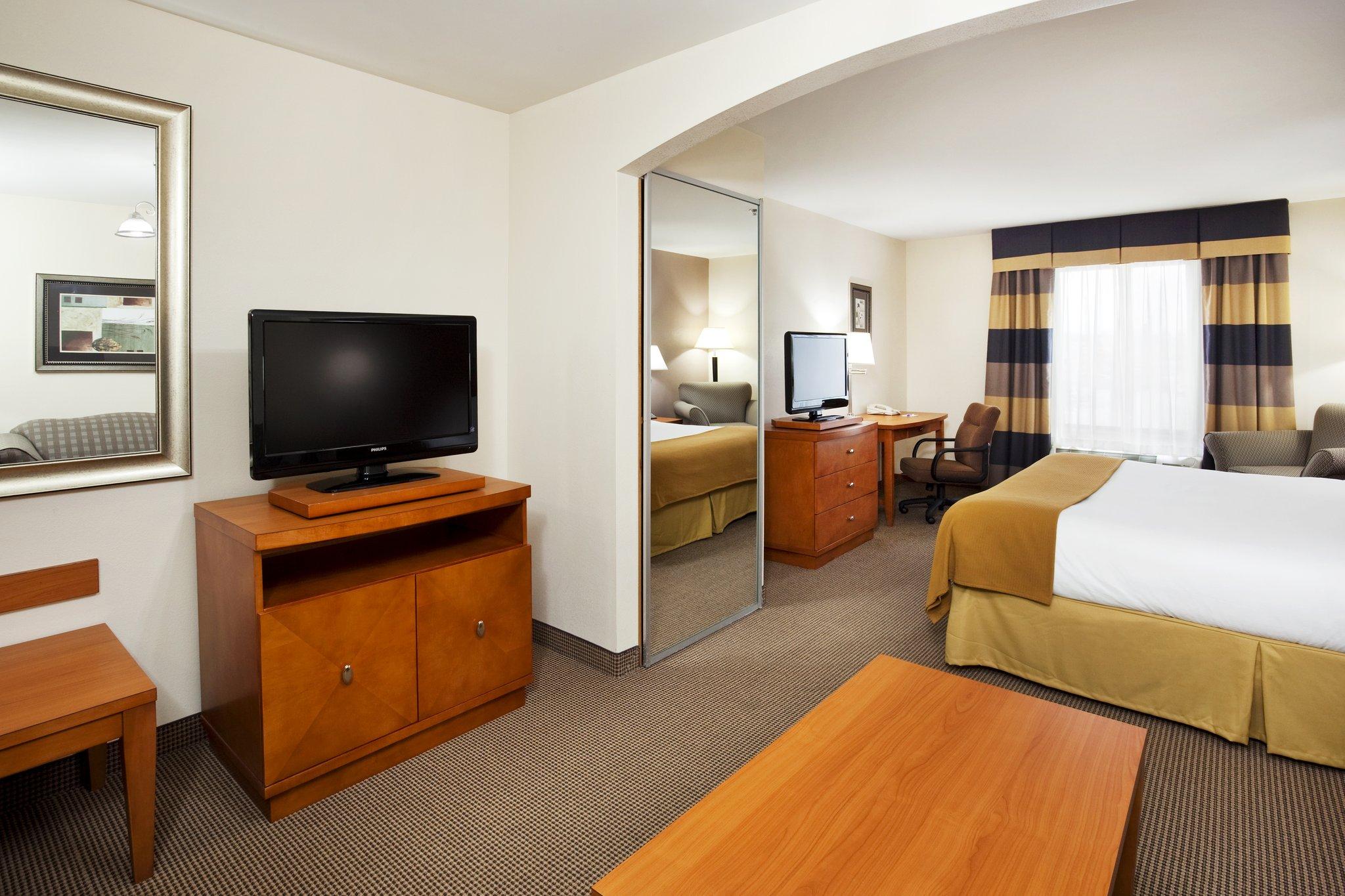 Holiday Inn Express Forest City By Ihg Pokój zdjęcie