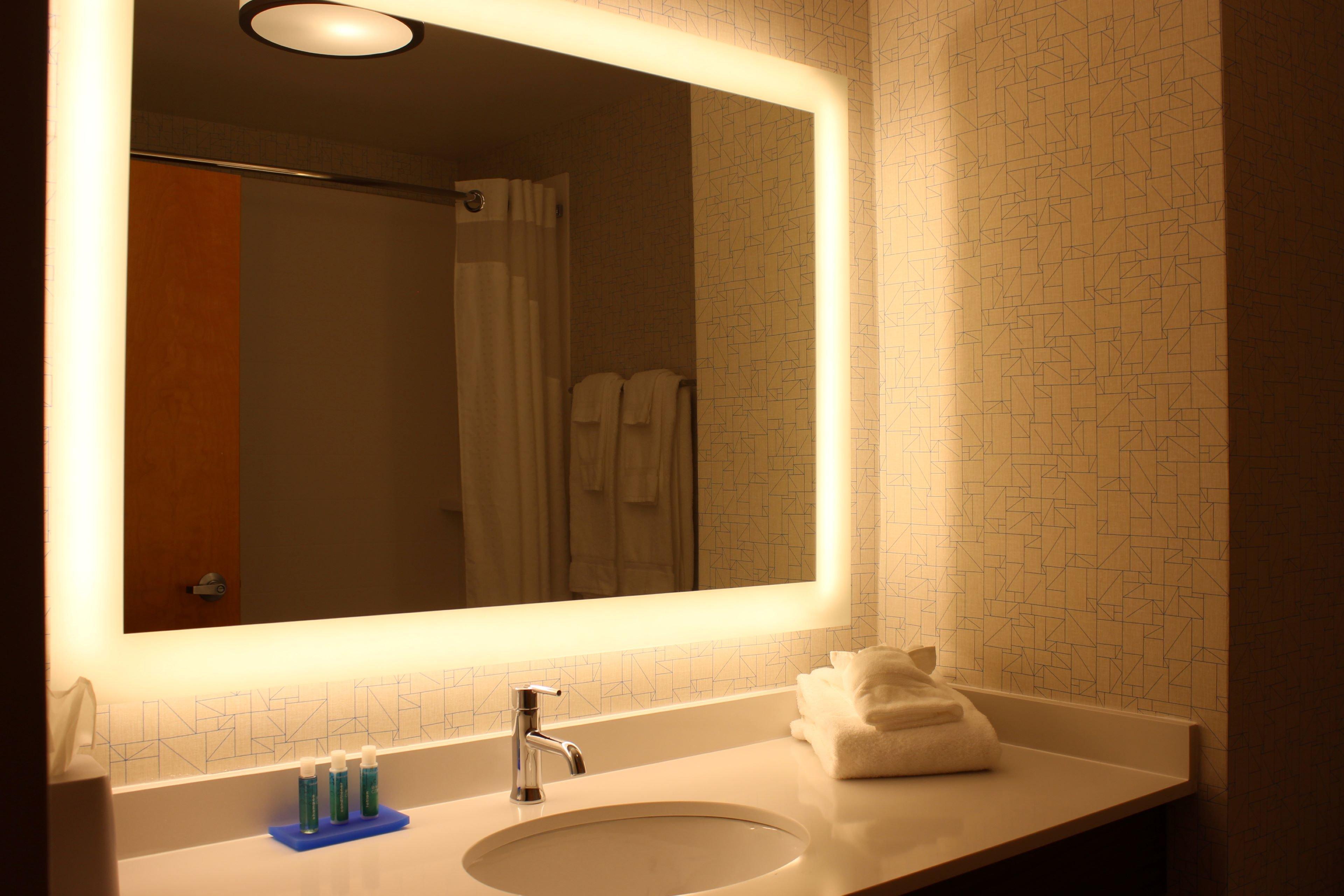 Holiday Inn Express Forest City By Ihg Zewnętrze zdjęcie